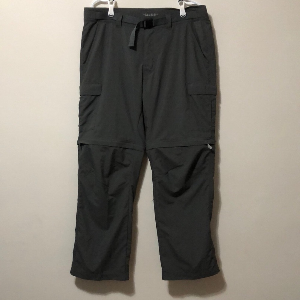 NWOT COLUMBIA SPORTSWEAR PANTS, Sz 36 x 30. These pants zip off to shorts.